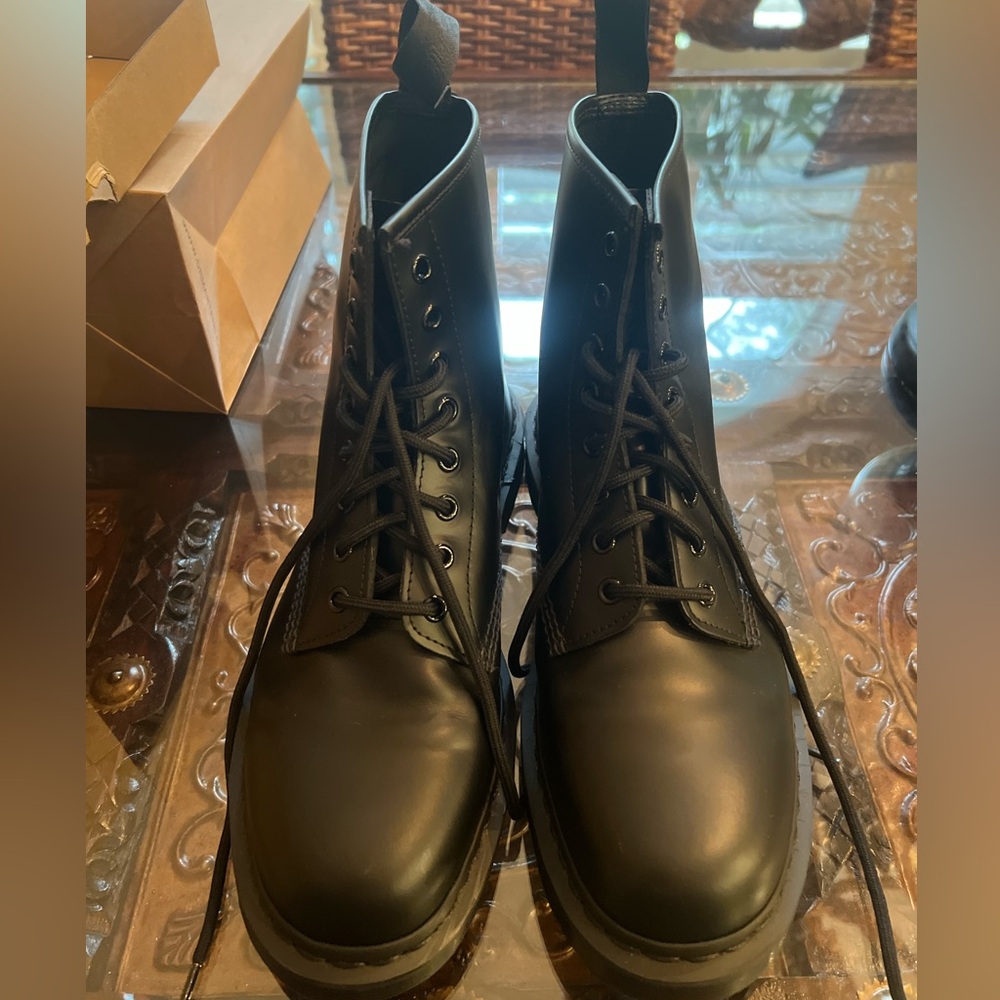 Dr. Martens 1460 MONO 8 EYELET BOOTS